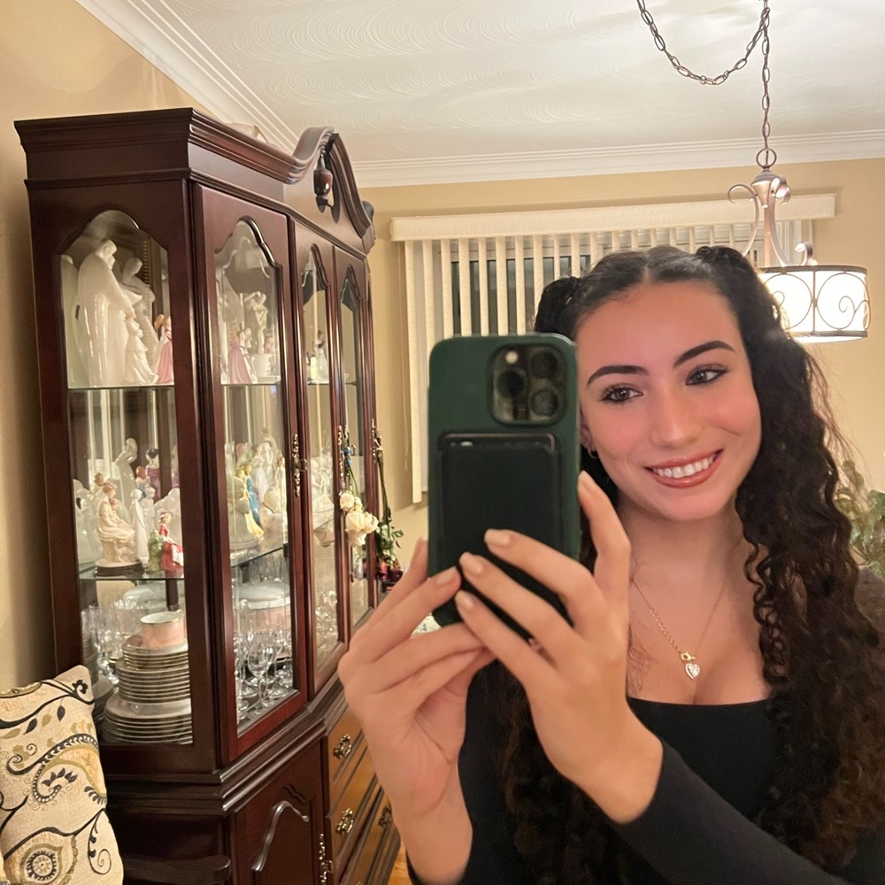 Meet your Posher, Victoria